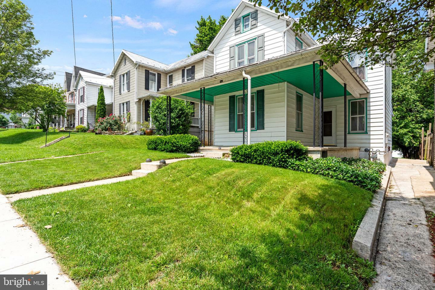 Property Photo:  461 E King Street  PA 17257 