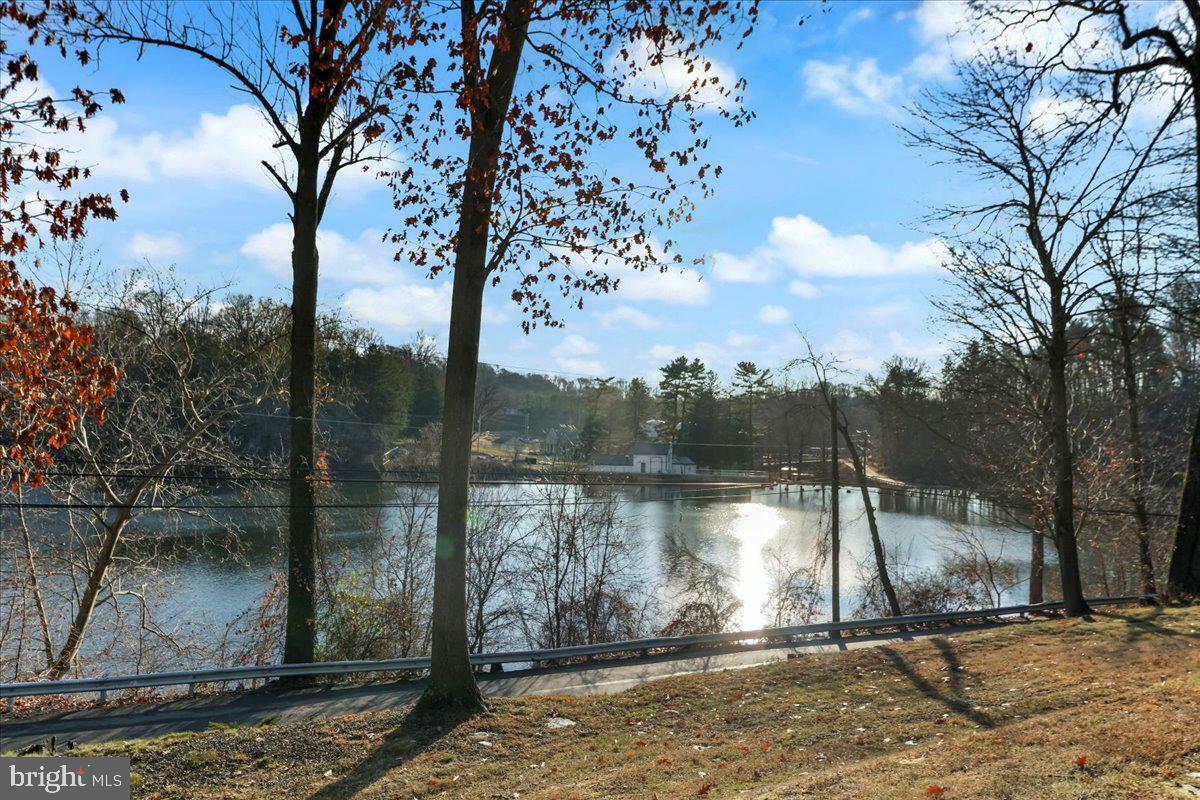 Property Photo: 601 Crum Creek Road PA 19063