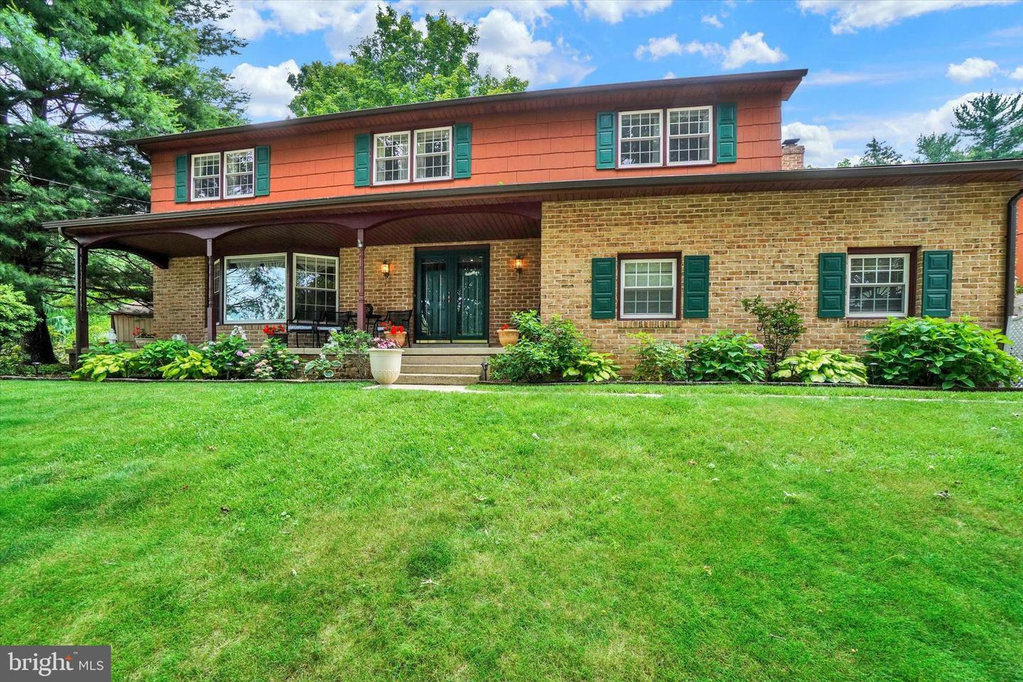 535 Maywood Road  York PA 17402 photo