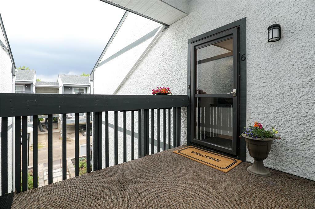 Property Photo: 122 Portsmouth Boulevard MB R3P 1B6
