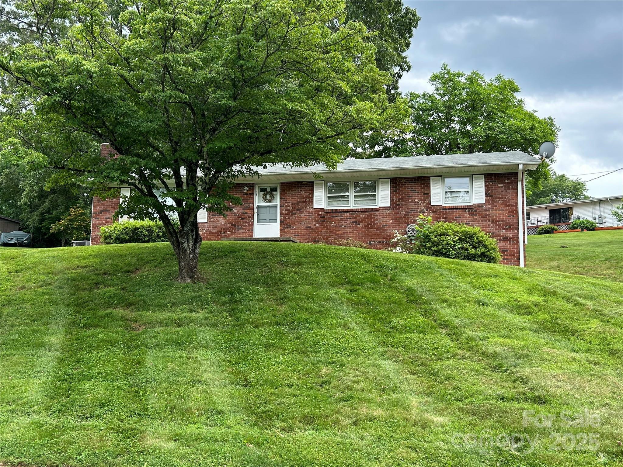 18 Sheppard Drive  Asheville NC 28806 photo