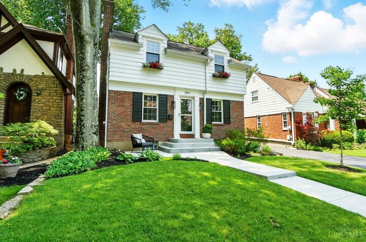 3861 Homewood Road  Mariemont OH 45227 photo