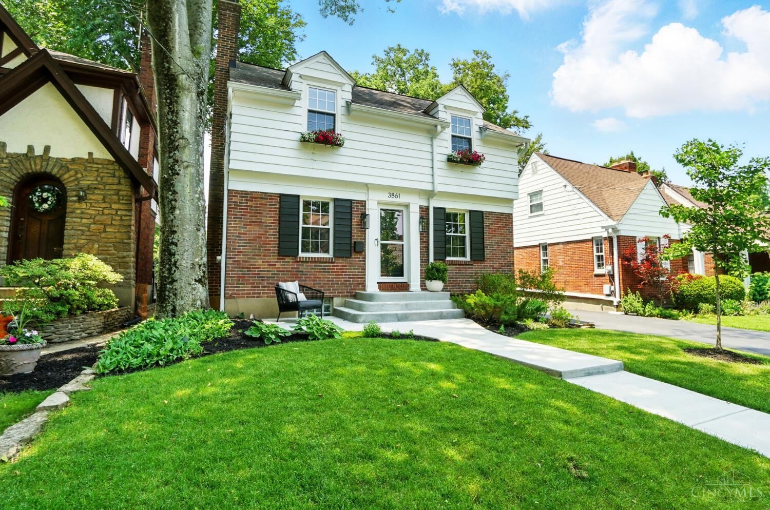Property Photo:  3861 Homewood Road  OH 45227 