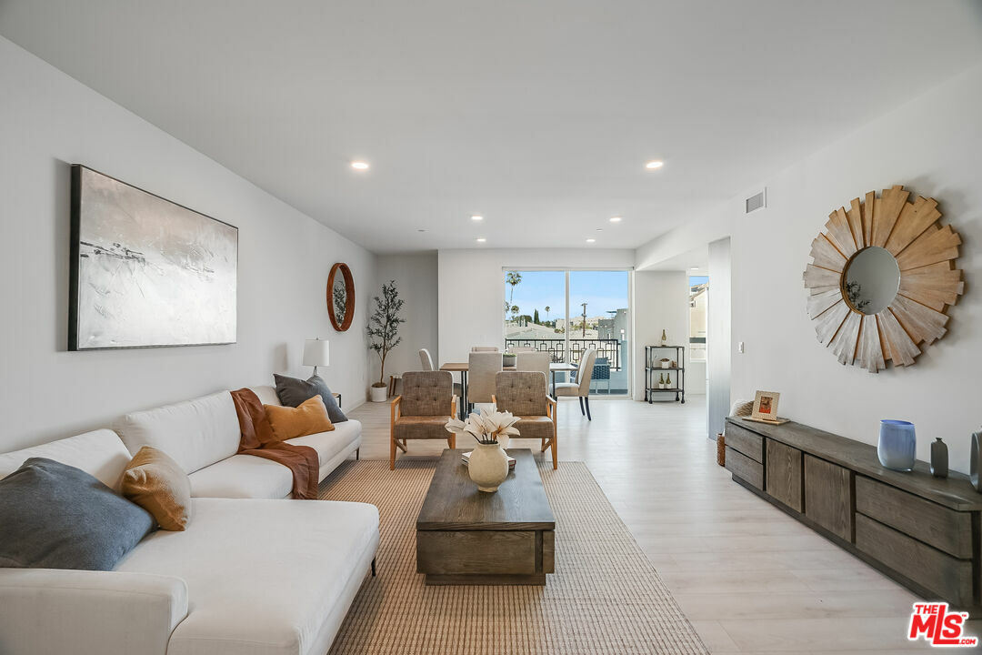 1021 S Shenandoah St  Los Angeles CA 90035 photo