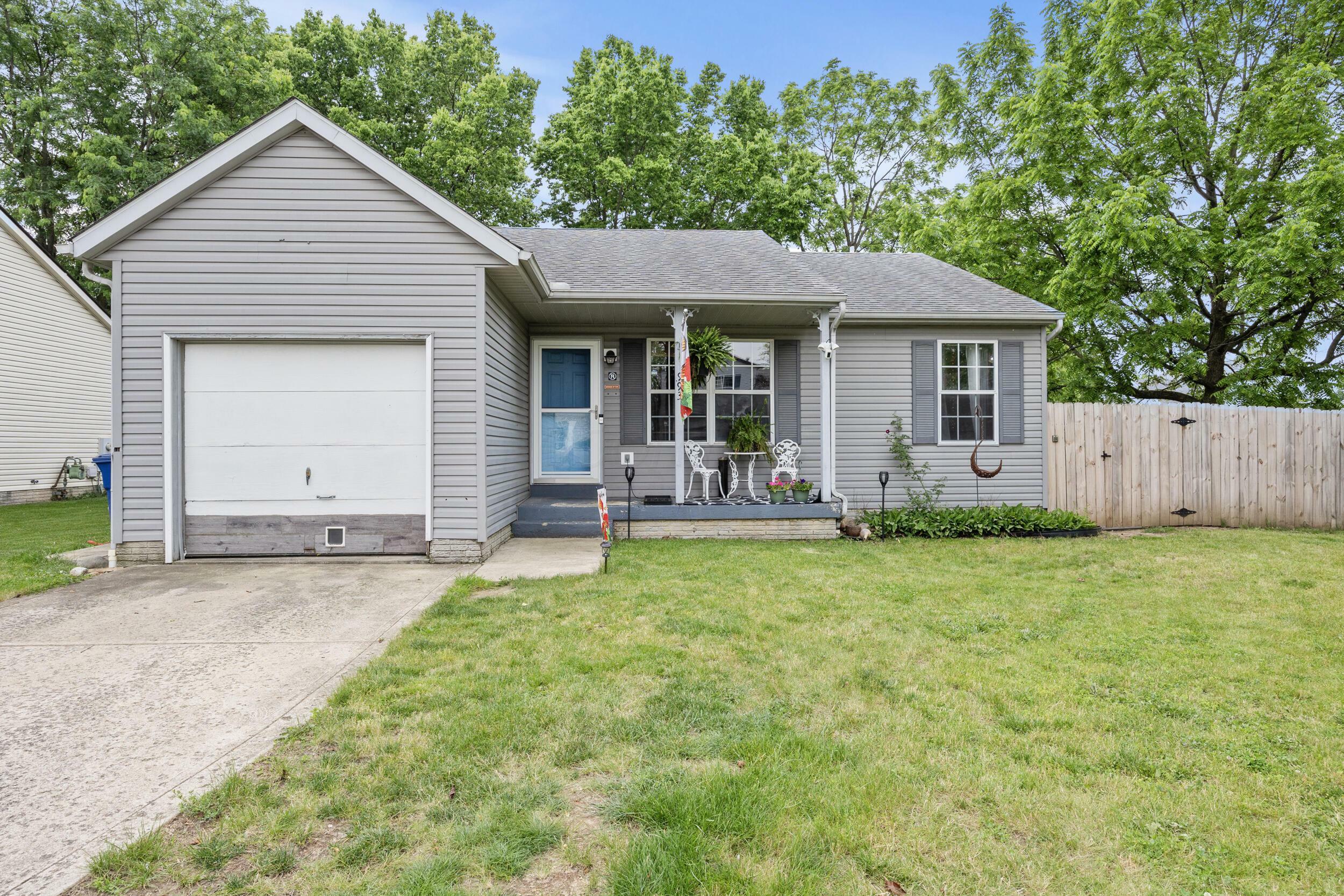 993 Esther Drive  Columbus OH 43207 photo