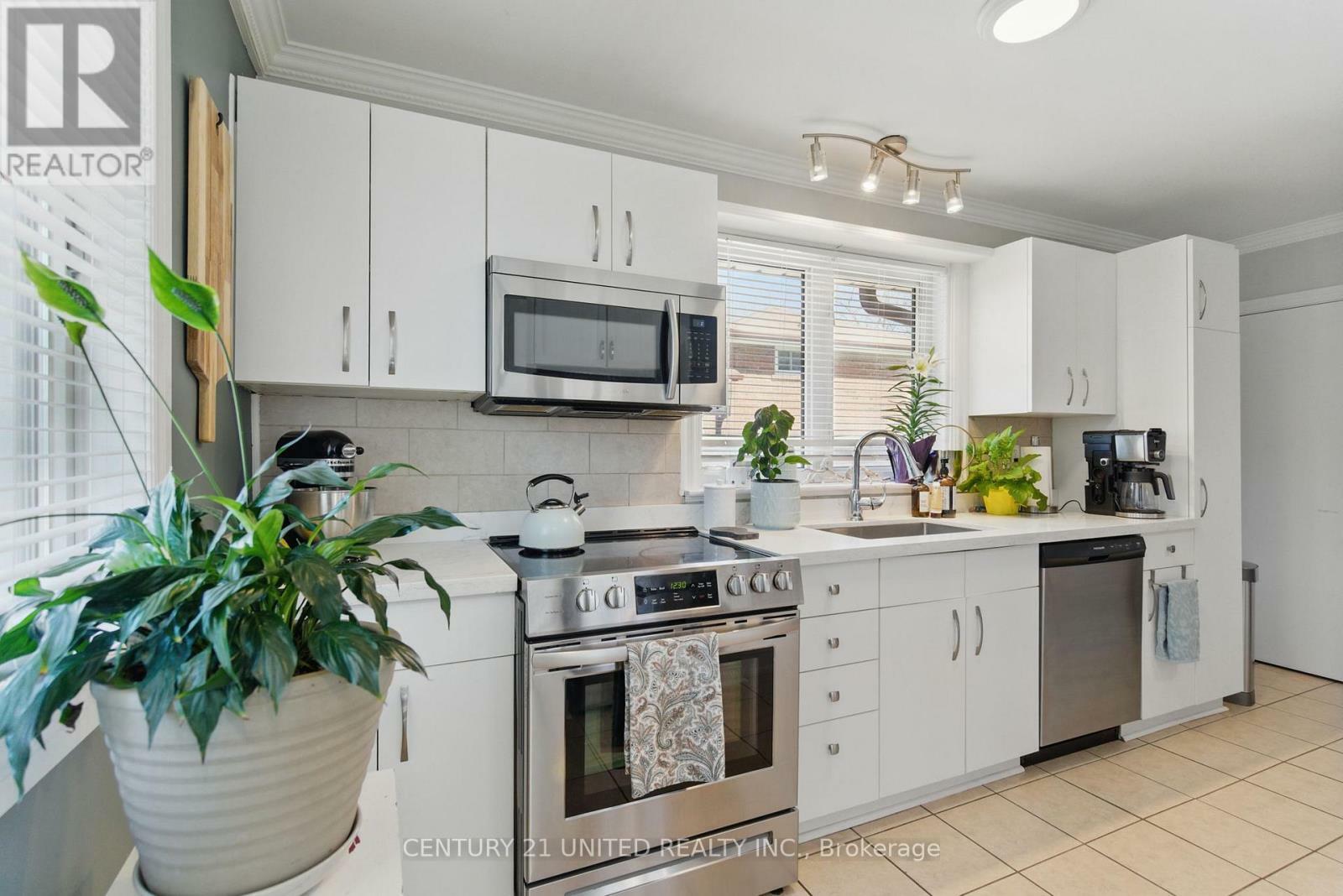 Property Photo: 243 Lupin Drive ON L1N 1Y4