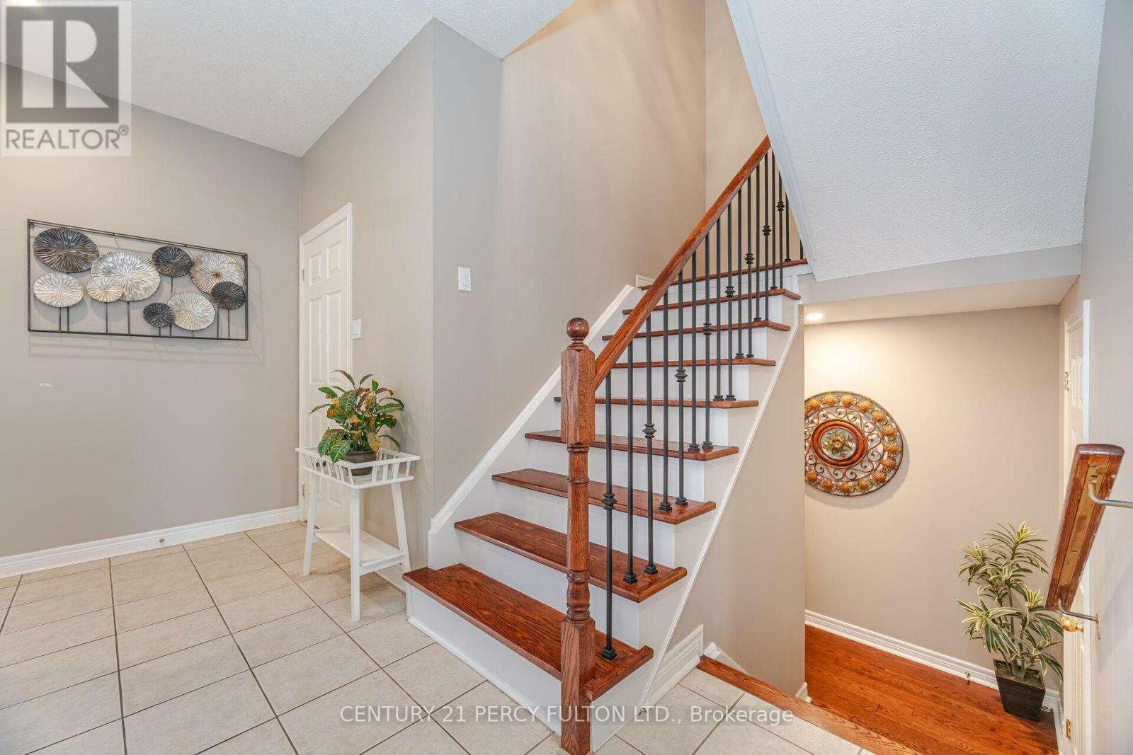 Property Photo:  477 Rougewalk Drive  ON L1X 0A1 