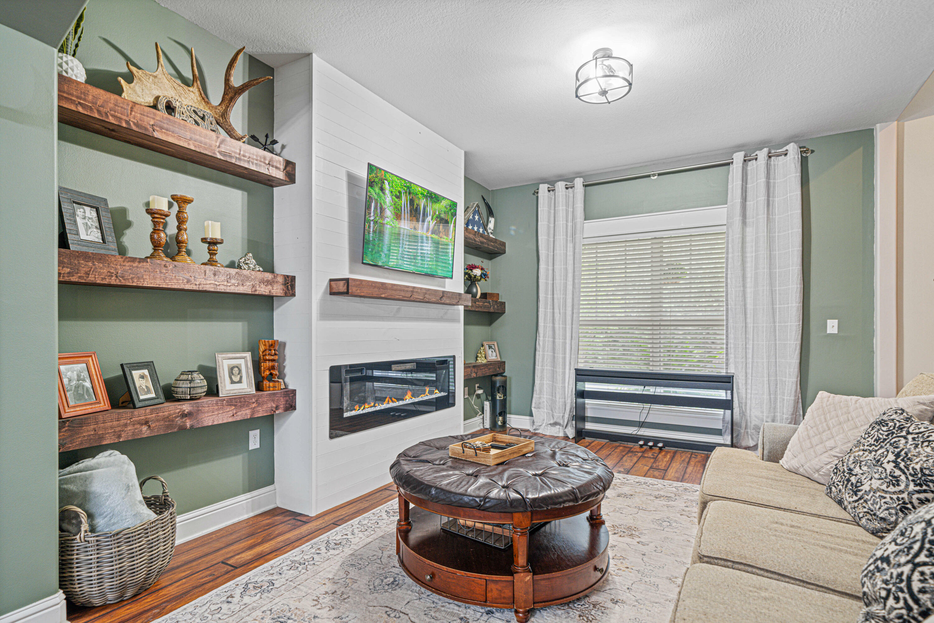 Property Photo: 5416 Mill Brook Lane FL 32539