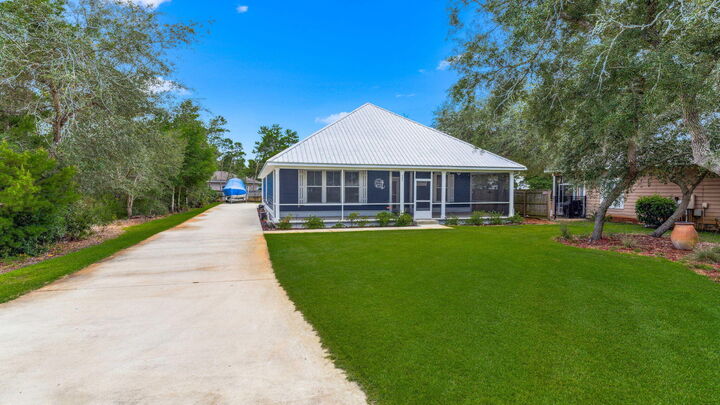Property Photo: 521 Shelter Cove Drive FL 32459