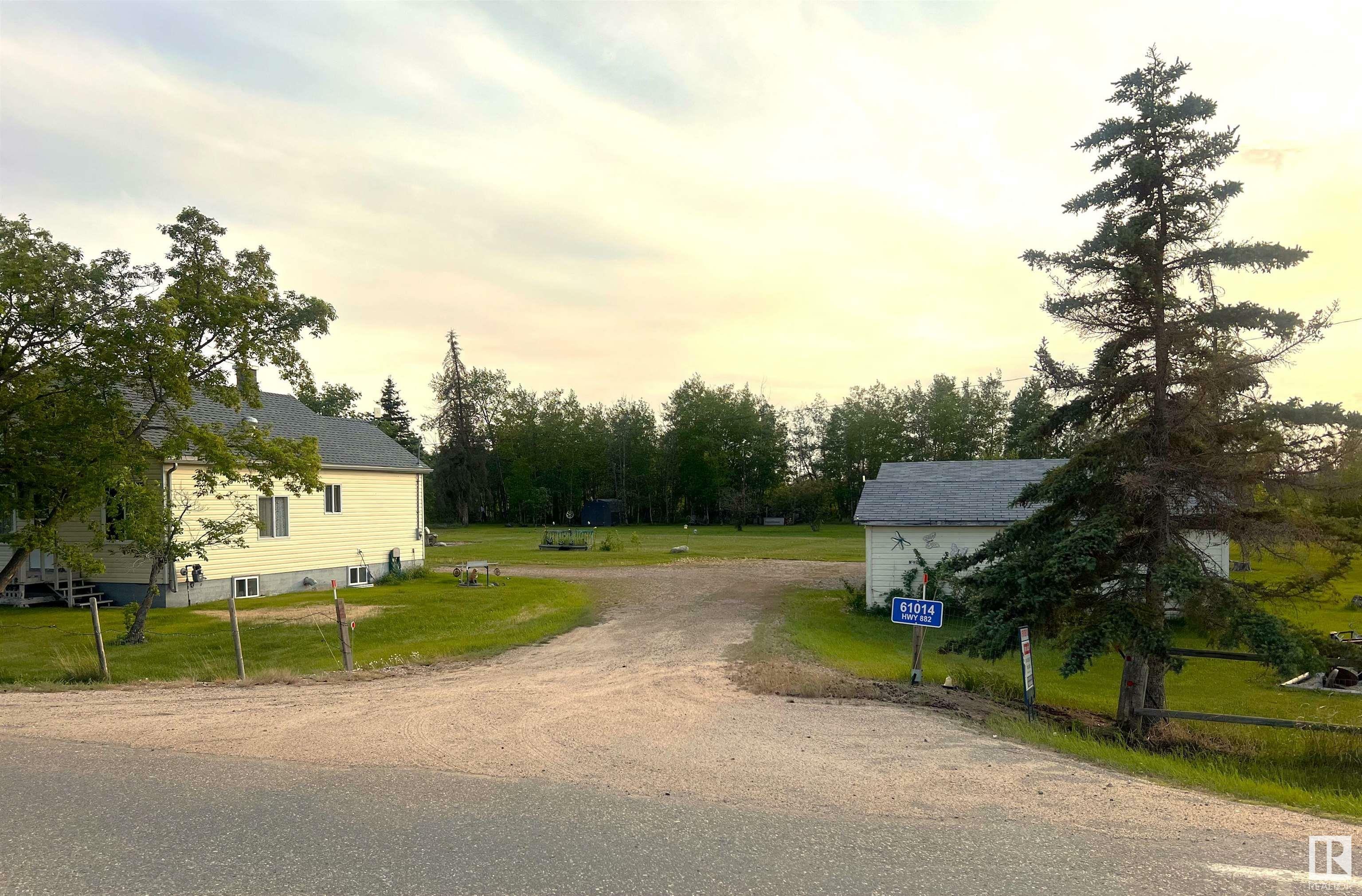 Property Photo: 61014 Hwy 882 AB T0A 1P0