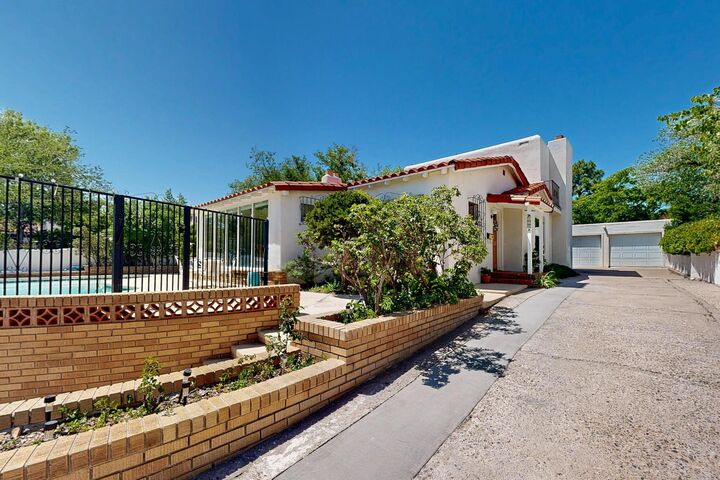 805 Ridgecrest Drive SE  Albuquerque NM 87108 photo