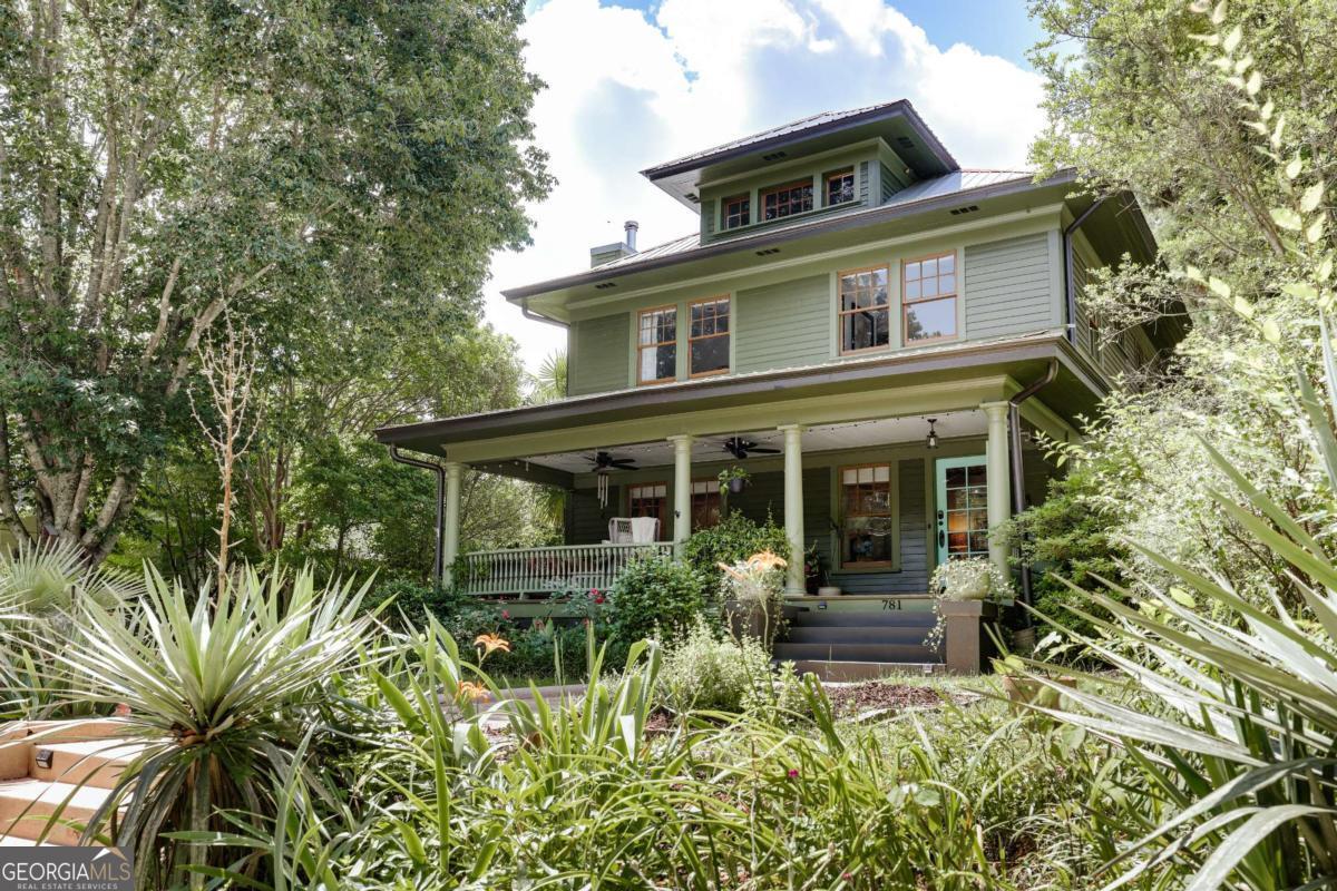 Property Photo: 781 Boulevard GA 30601
