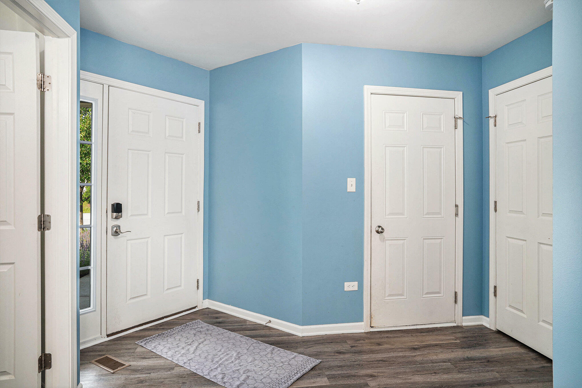 Property Photo: 11187 Vermont Circle IN 46307