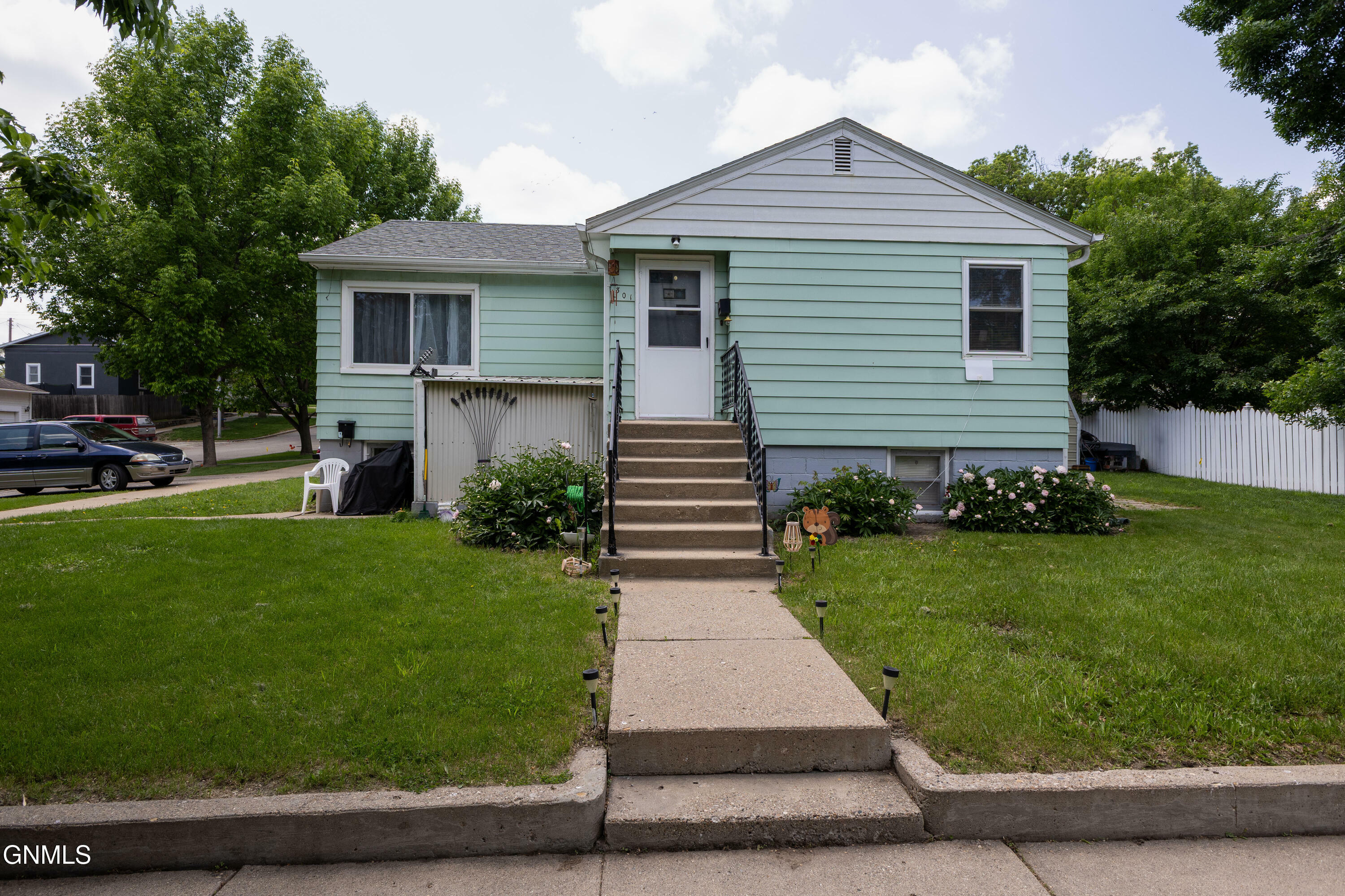 301 6th Avenue NW  Mandan ND 58554 photo