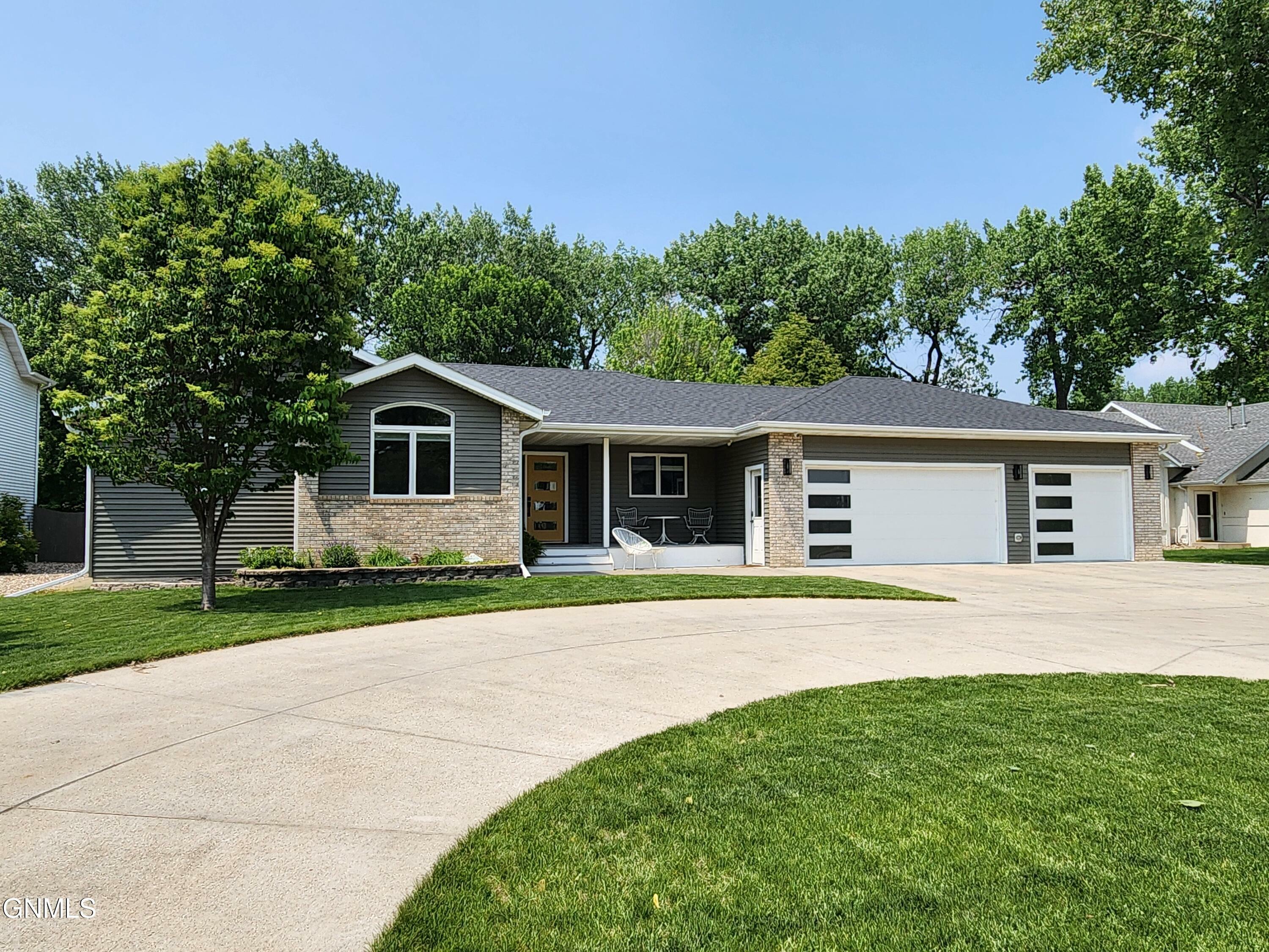 3405 46th Avenue SE  Mandan ND 58554 photo