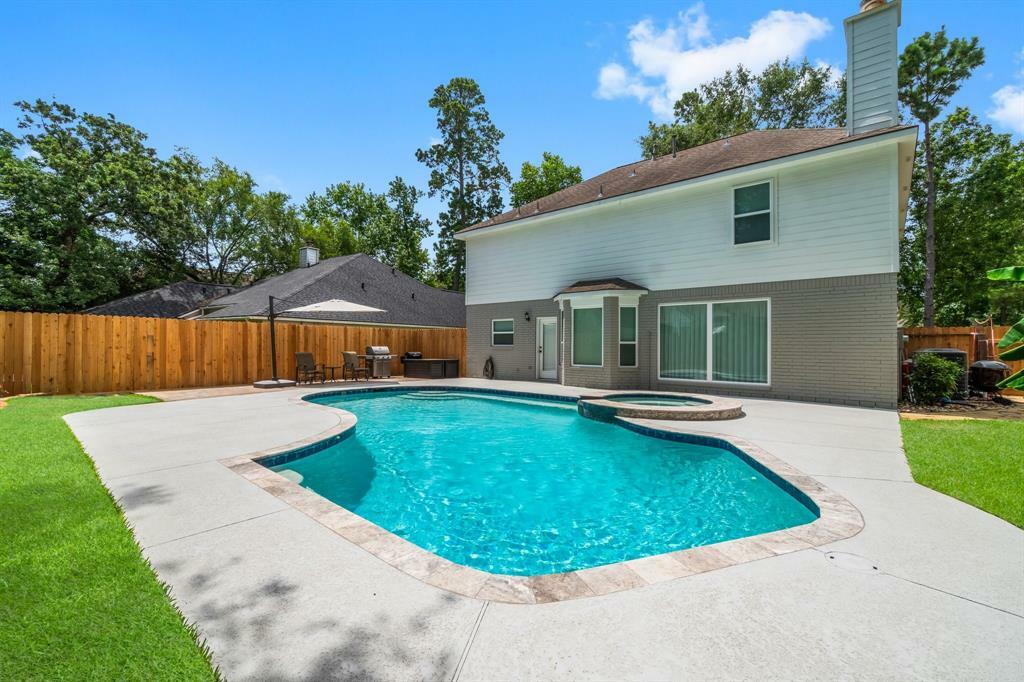 Property Photo: 30 Millport Drive TX 77382