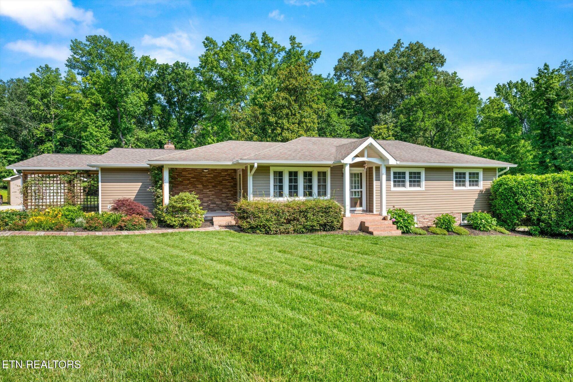 Property Photo: 1218 Woodward Park TN 37303