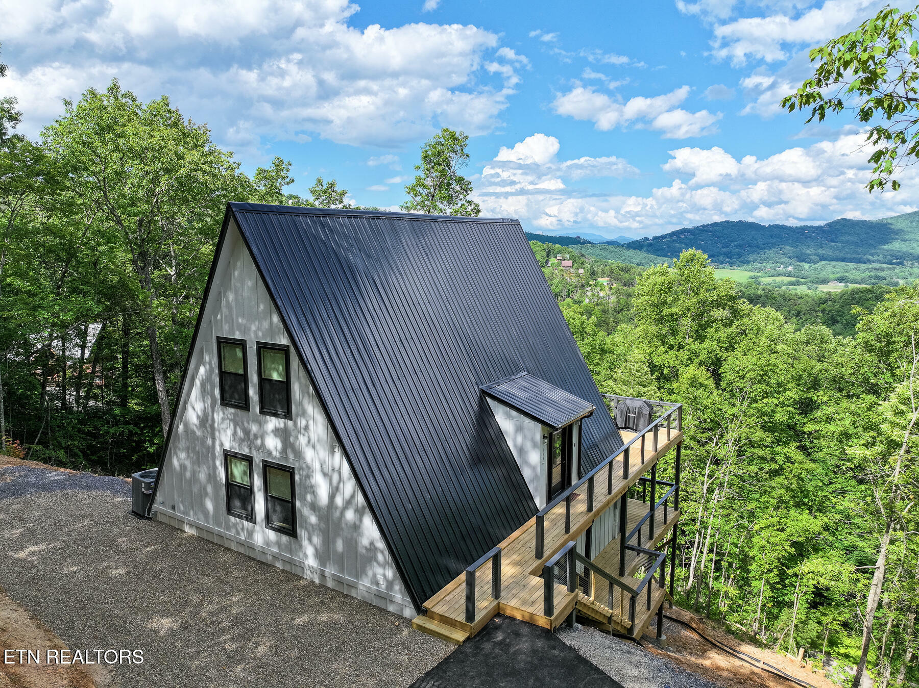 Property Photo: 1856 Natures Lane TN 37862