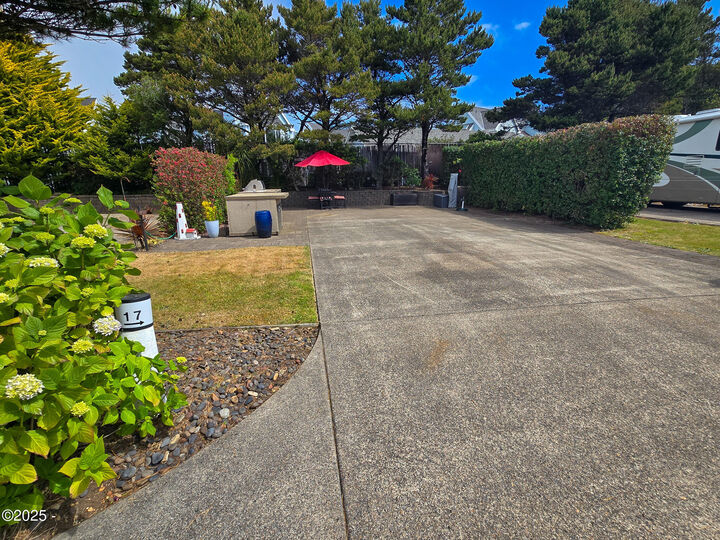 Property Photo: 6225 N Coast Hwy, Lot 17 OR 97365