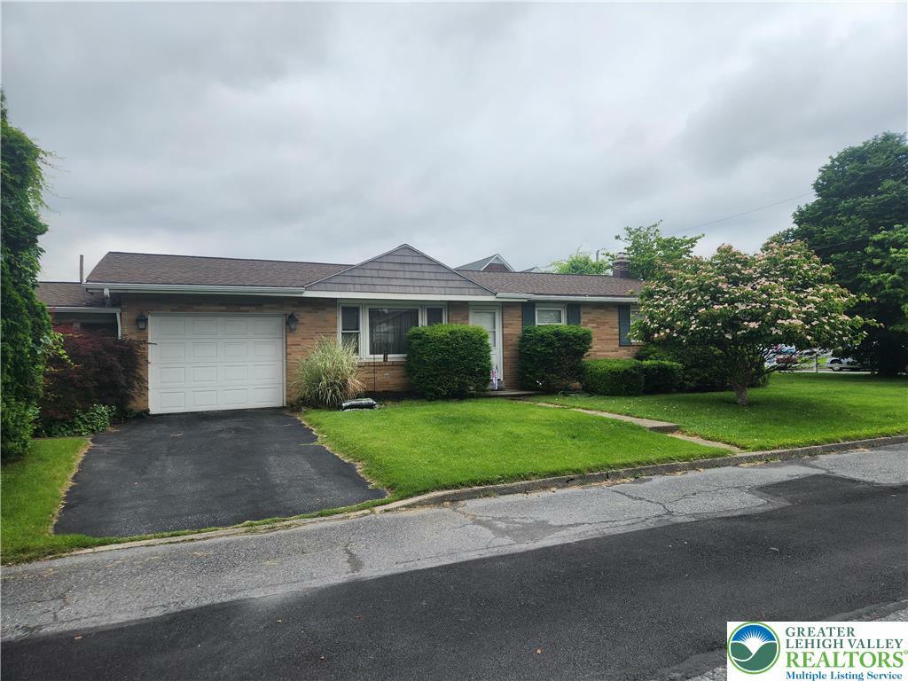 40 Washington Avenue  Northampton Borough PA 18067 photo