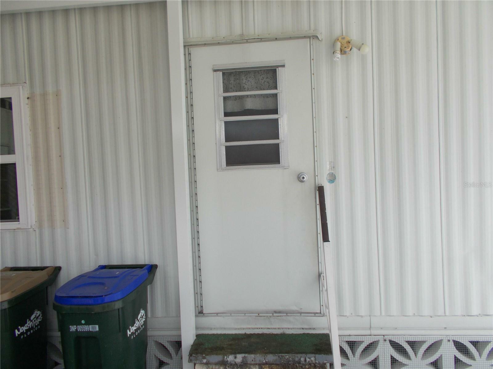 Property Photo:  6832 Holo Court  FL 34287 