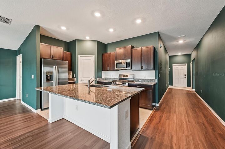 Property Photo:  4015 86th Street E  FL 34221 