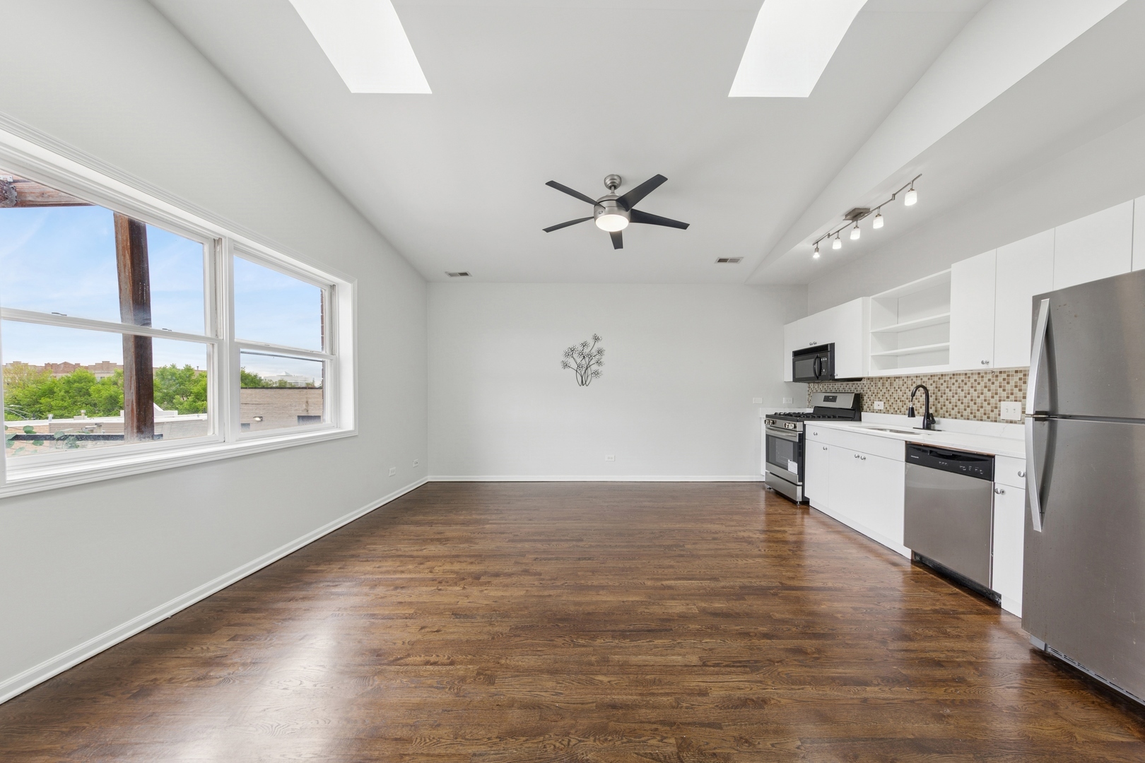 Property Photo:  519 S Maplewood Avenue 4S  IL 60612 
