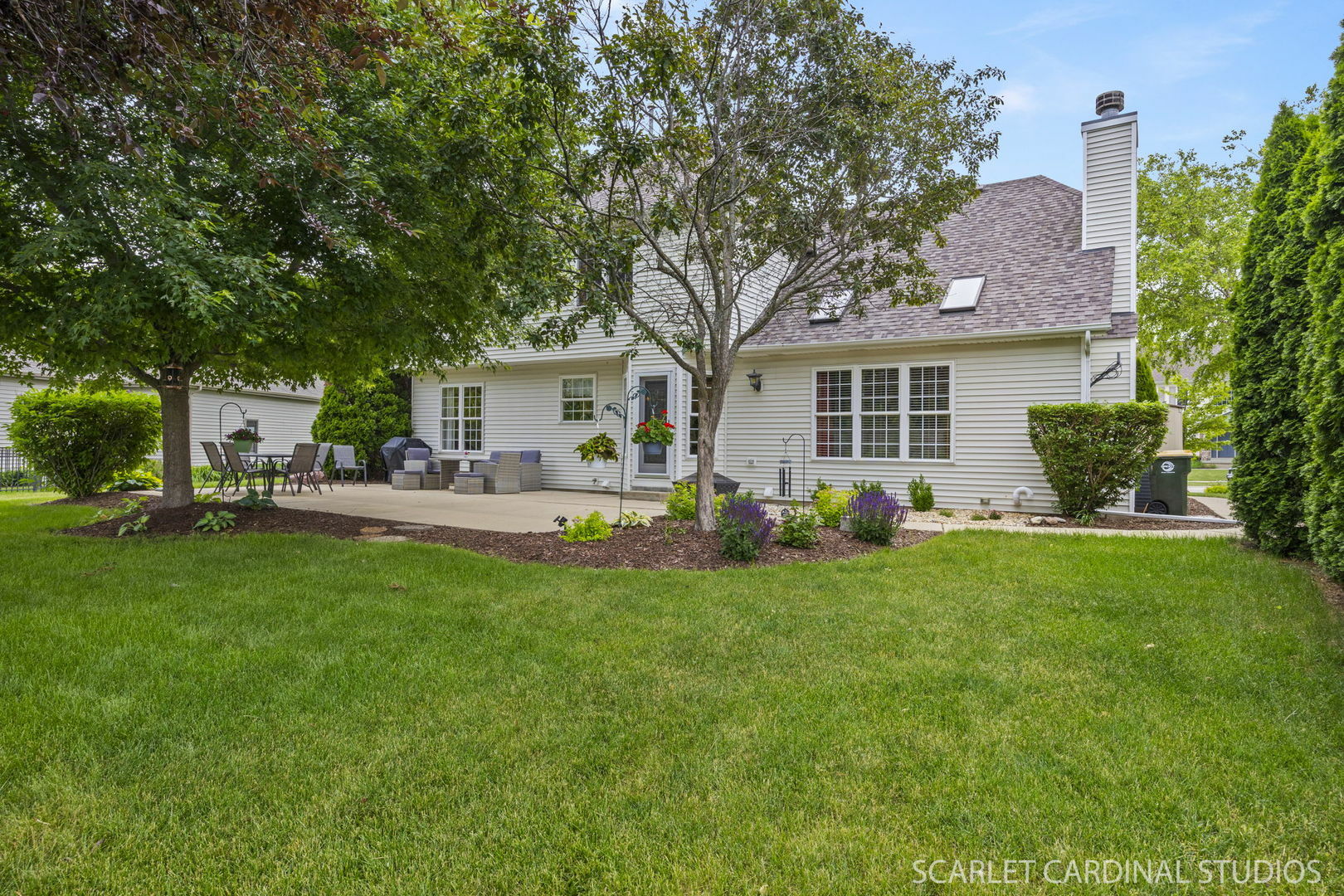 Property Photo:  1237 Walsh Drive  IL 60560 