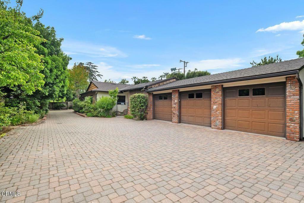Property Photo: 1139 Fairview Drive CA 91011