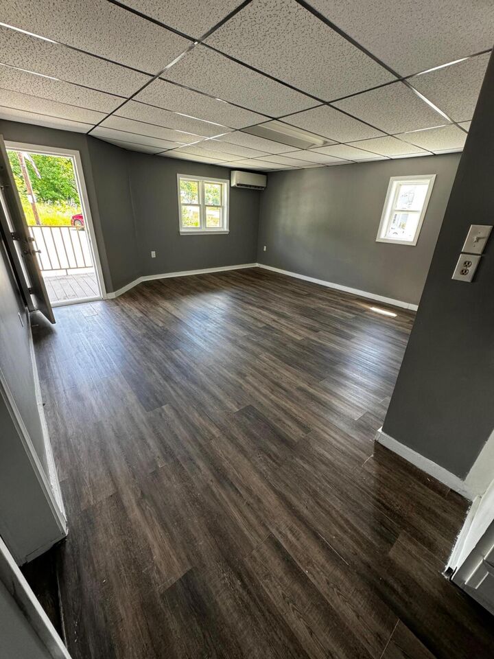 Property Photo:  6 Main Street  ME 04448 