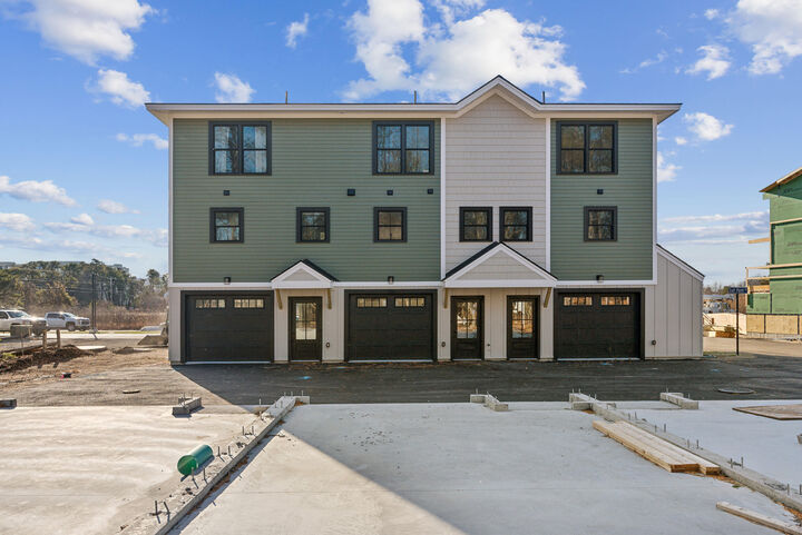 Property Photo: 20 Salt Point Drive 22 ME 04064
