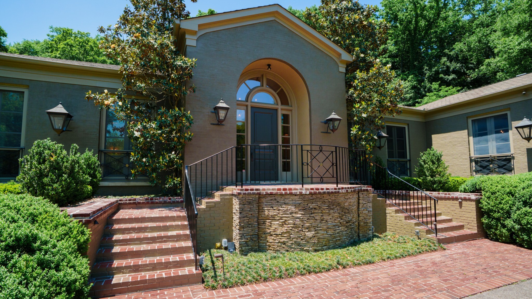 Property Photo: 4345 Chickering Ln TN 37215