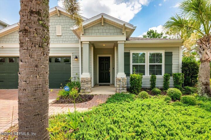 Property Photo: 165 Bluffton Court FL 32092