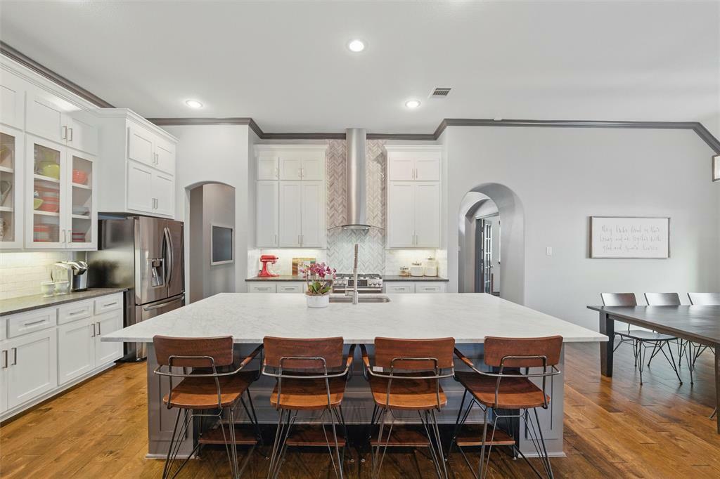 Property Photo: 537 Sheer Bliss Lane TX 76114