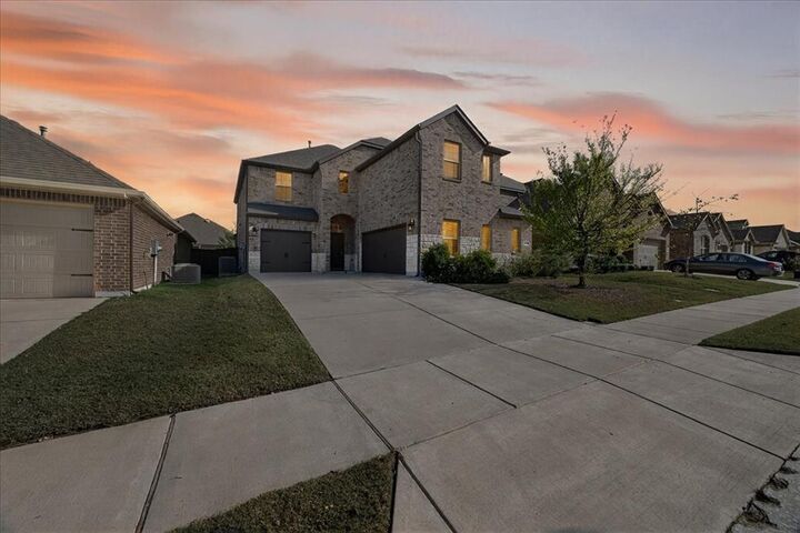 Property Photo:  2929 Log Cabin Drive  TX 75009 