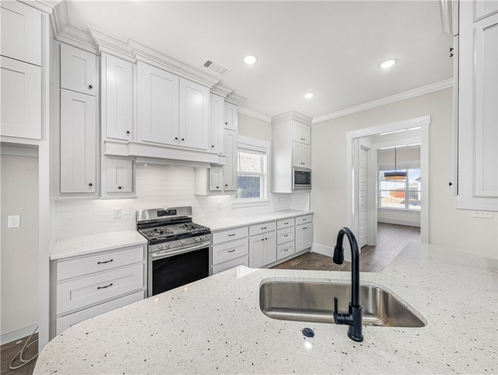 Property Photo: 1821 Bluestem Drive AR 72719