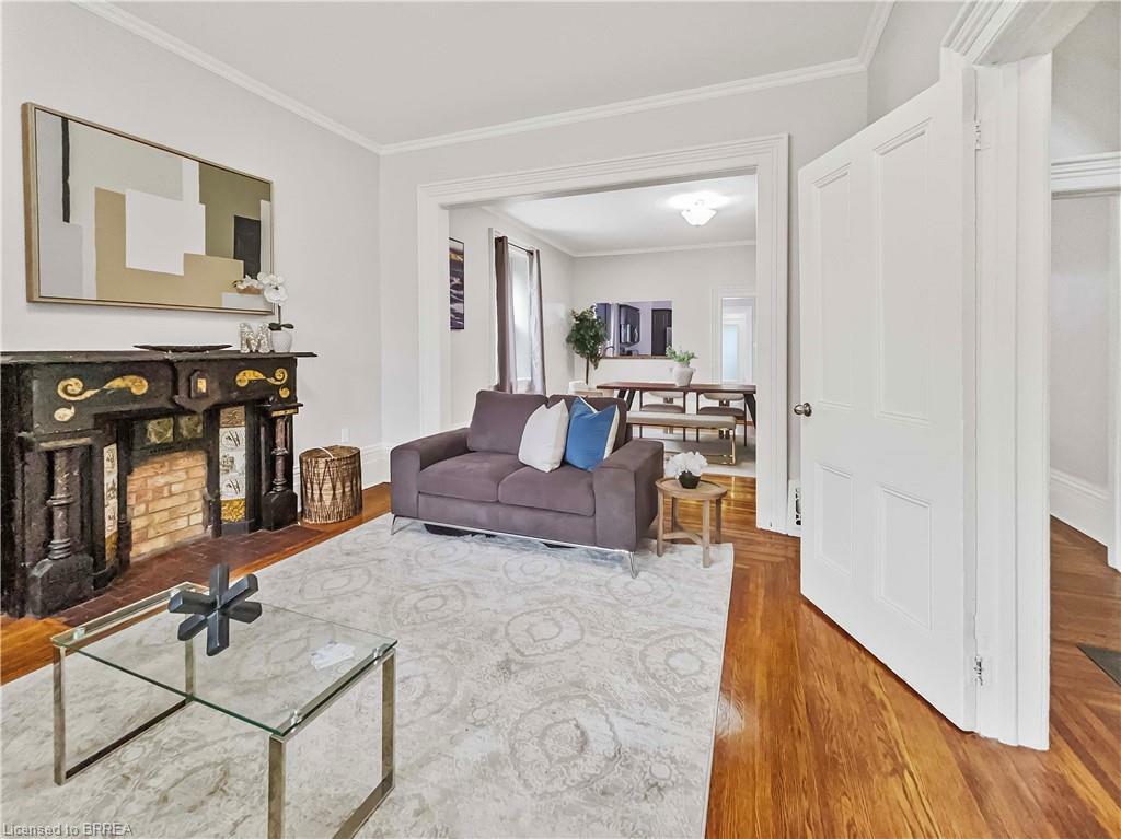 Photo de la propriété: 20 Charlotte Street ON N3L 1N1