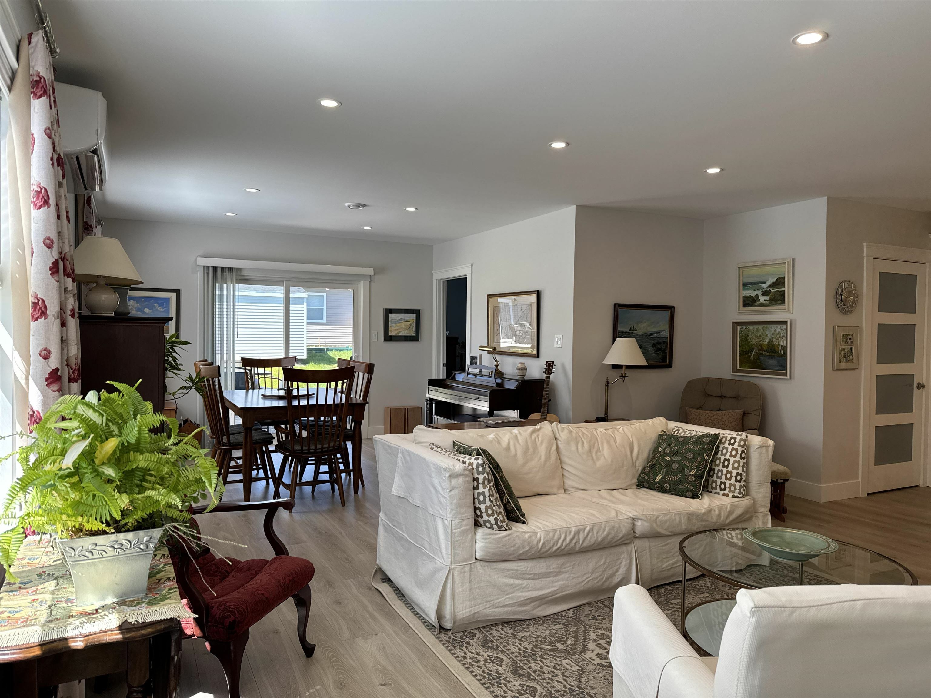 Property Photo:  24 Essex Crescent  PE C1E 3P9 