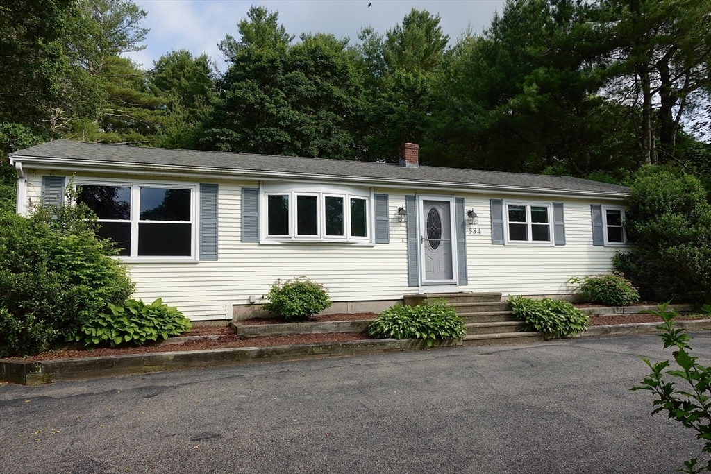584 Washington St  Franklin MA 02038 photo