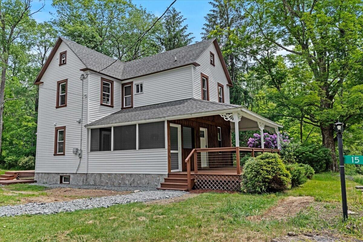 Property Photo:  15 Locust Ridge Road  PA 18424 