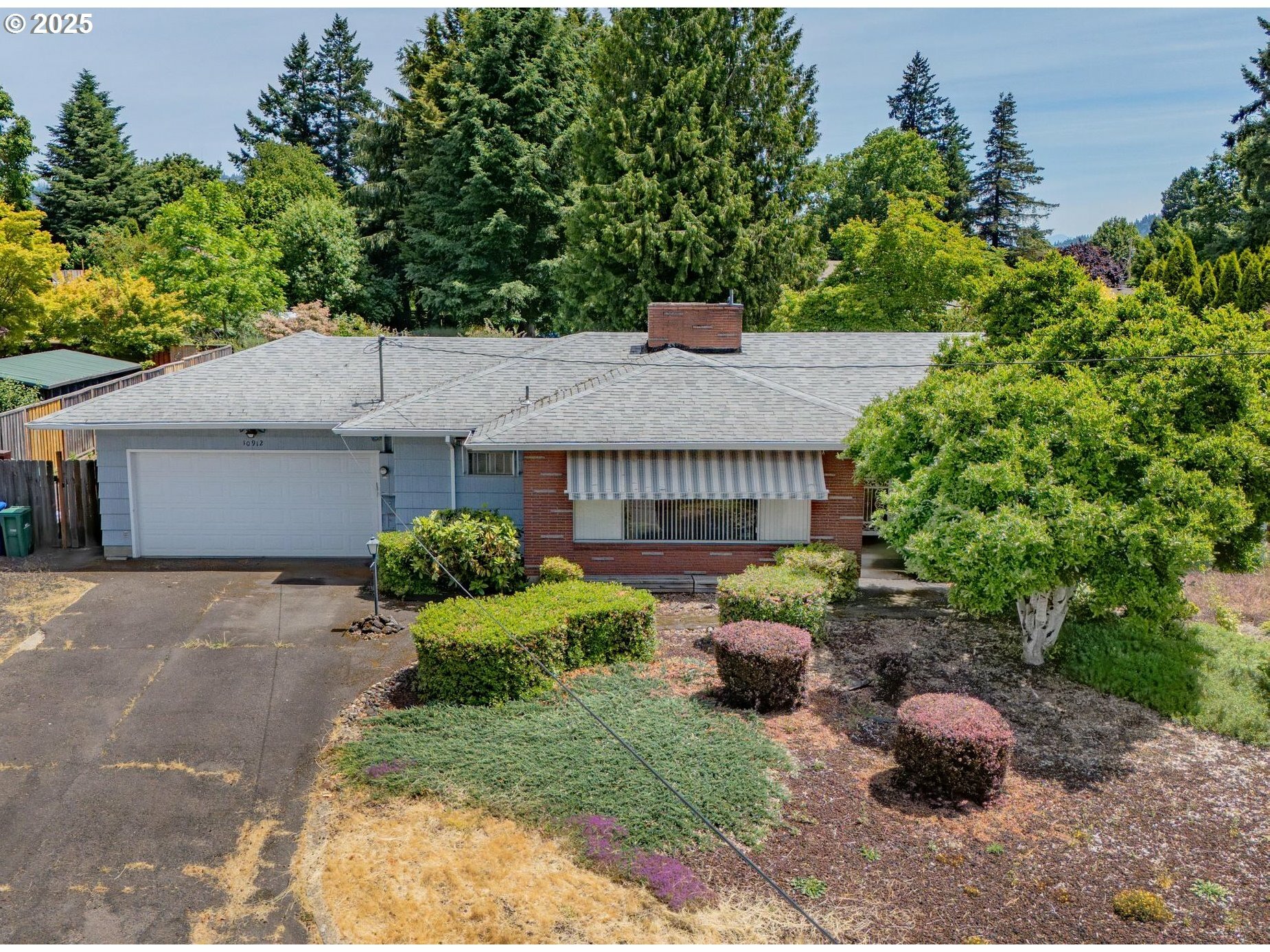 Property Photo: 10912 SE Stanley Ave OR 97222