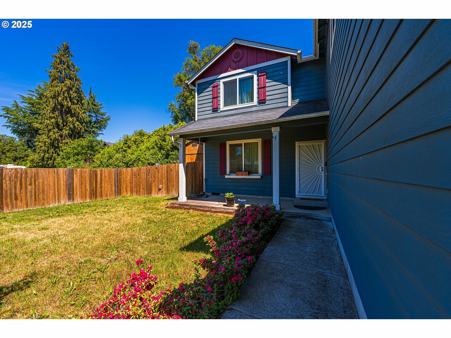Property Photo:  1131 Veronica Ln  OR 97404 