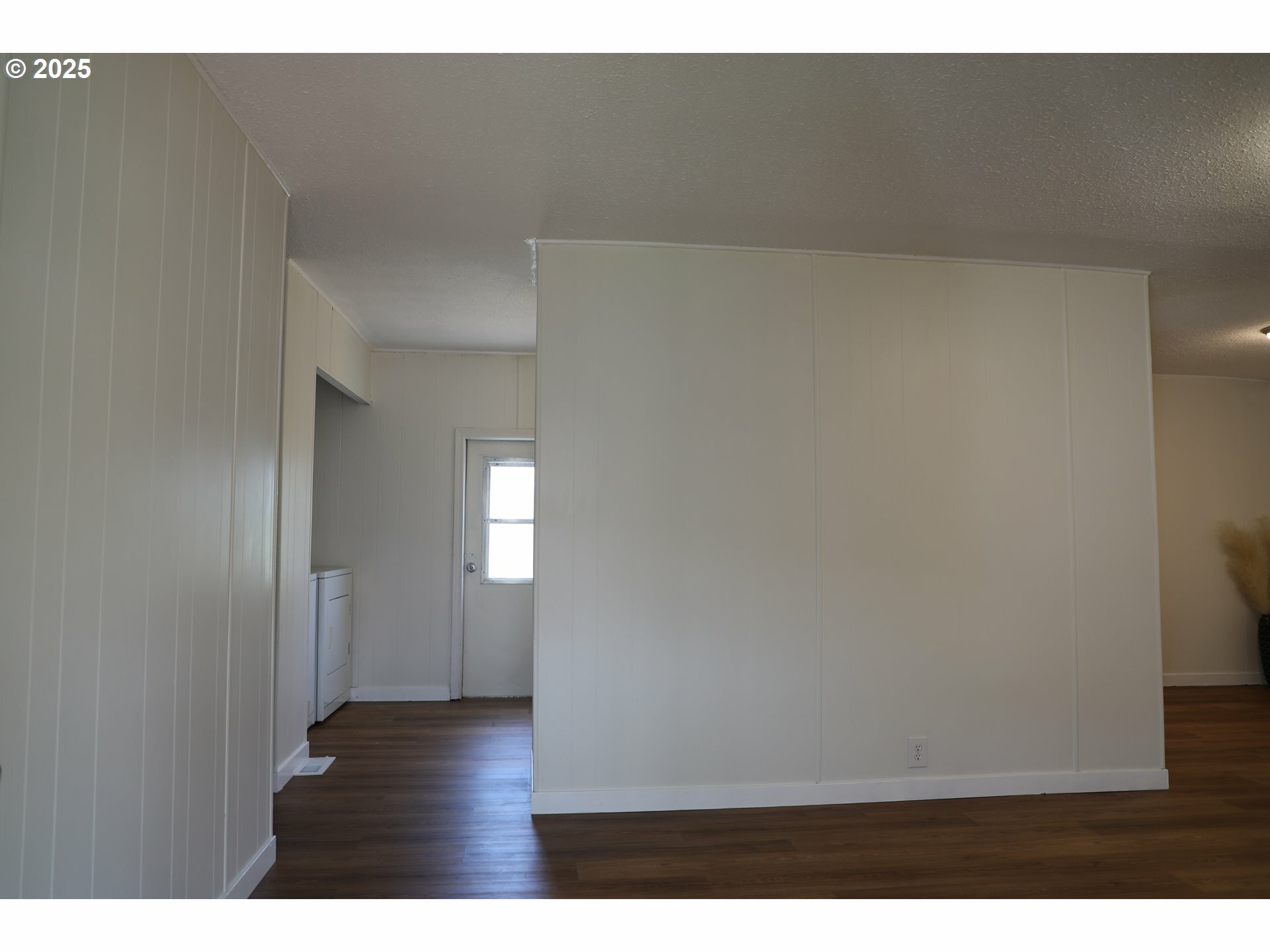 Property Photo: 11402 SW Royal Villa Dr OR 97224