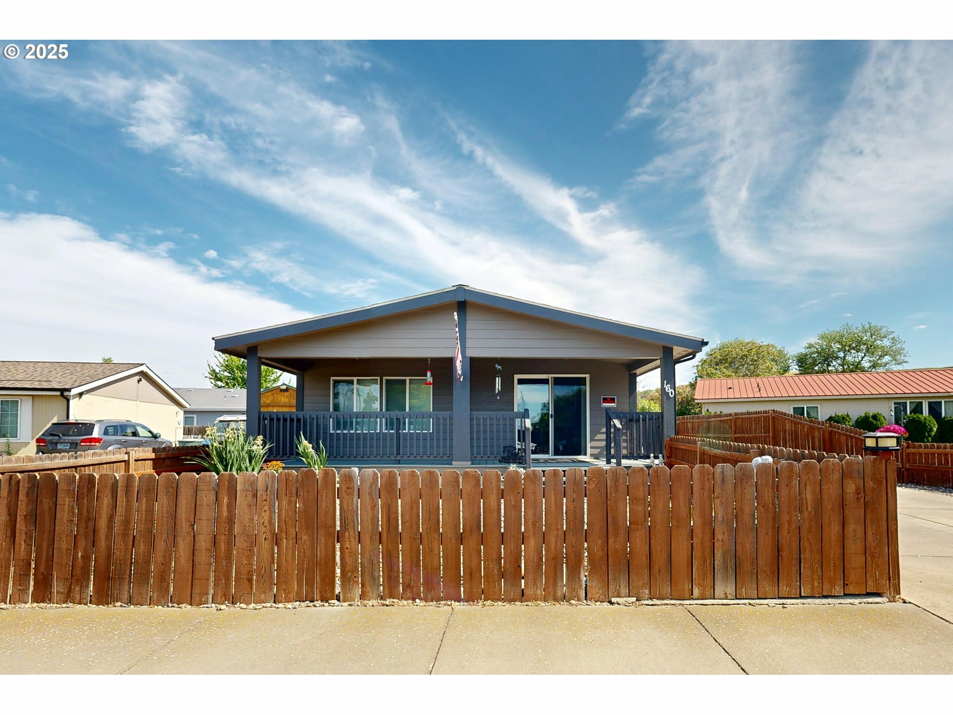 Property Photo:  160 SE 19th Ct  OR 97862 