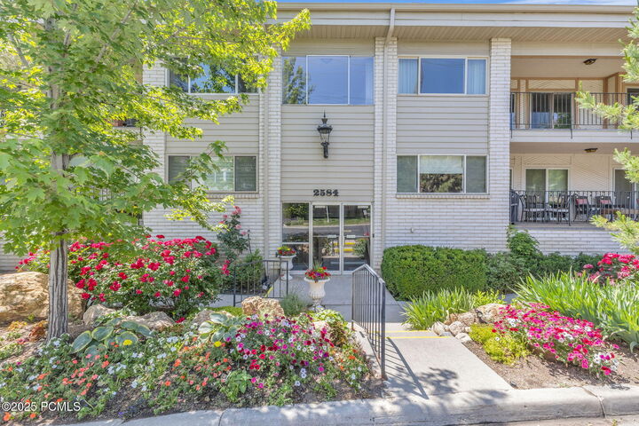Property Photo:  2584 S Elizabeth Street Apt 5  UT 84106 