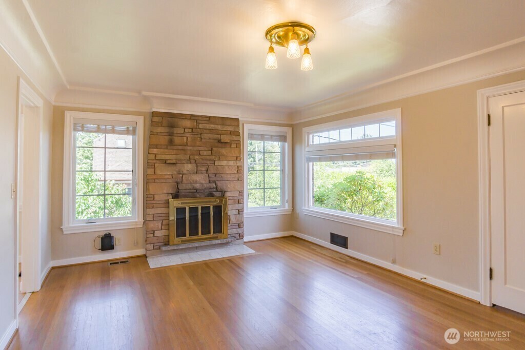 Property Photo: 507 NE 91st Street WA 98115