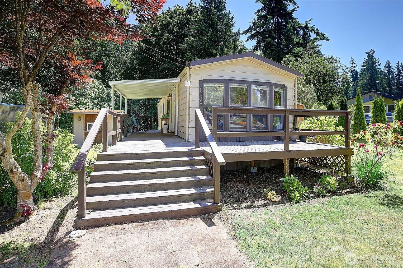 Property Photo: 1506 Shuksan Dr WA 98282