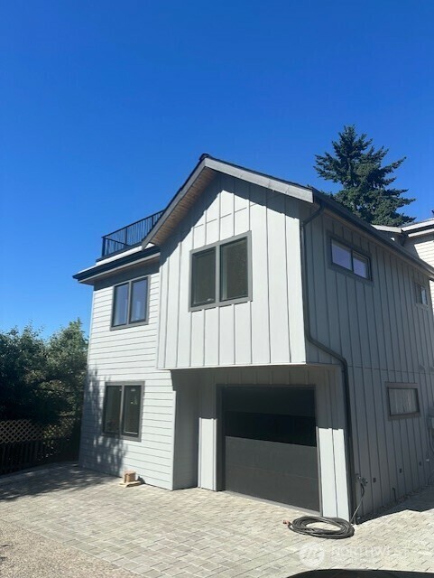 Property Photo: 4738 34th Avenue NE C WA 98105