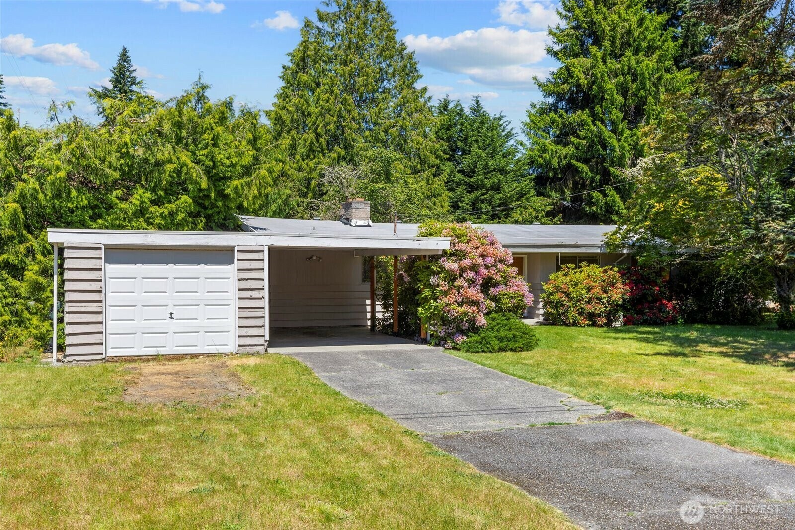 Property Photo: 9125 221st Street SW WA 98026