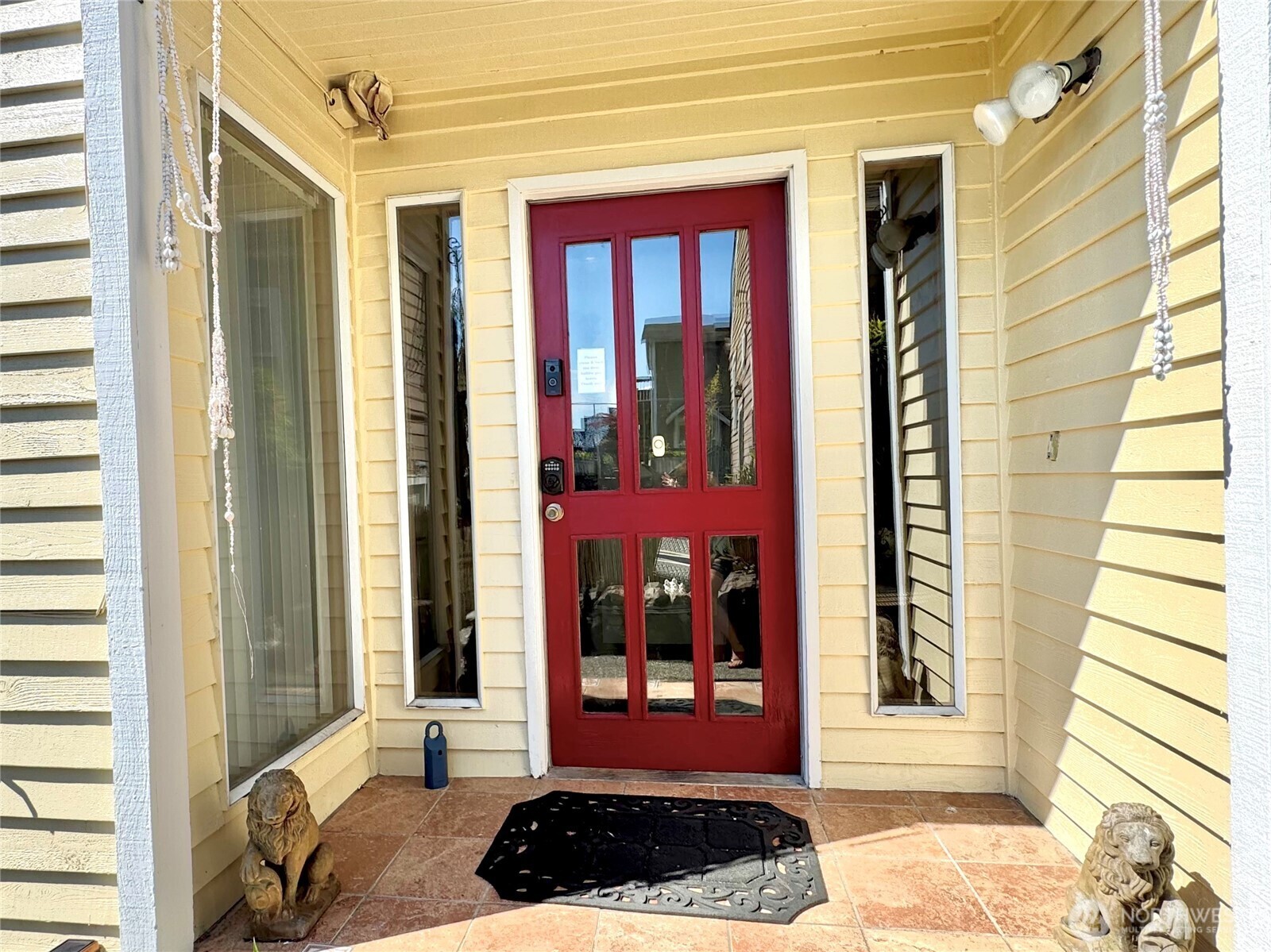 Property Photo: 8605 Meridian Avenue N WA 98103